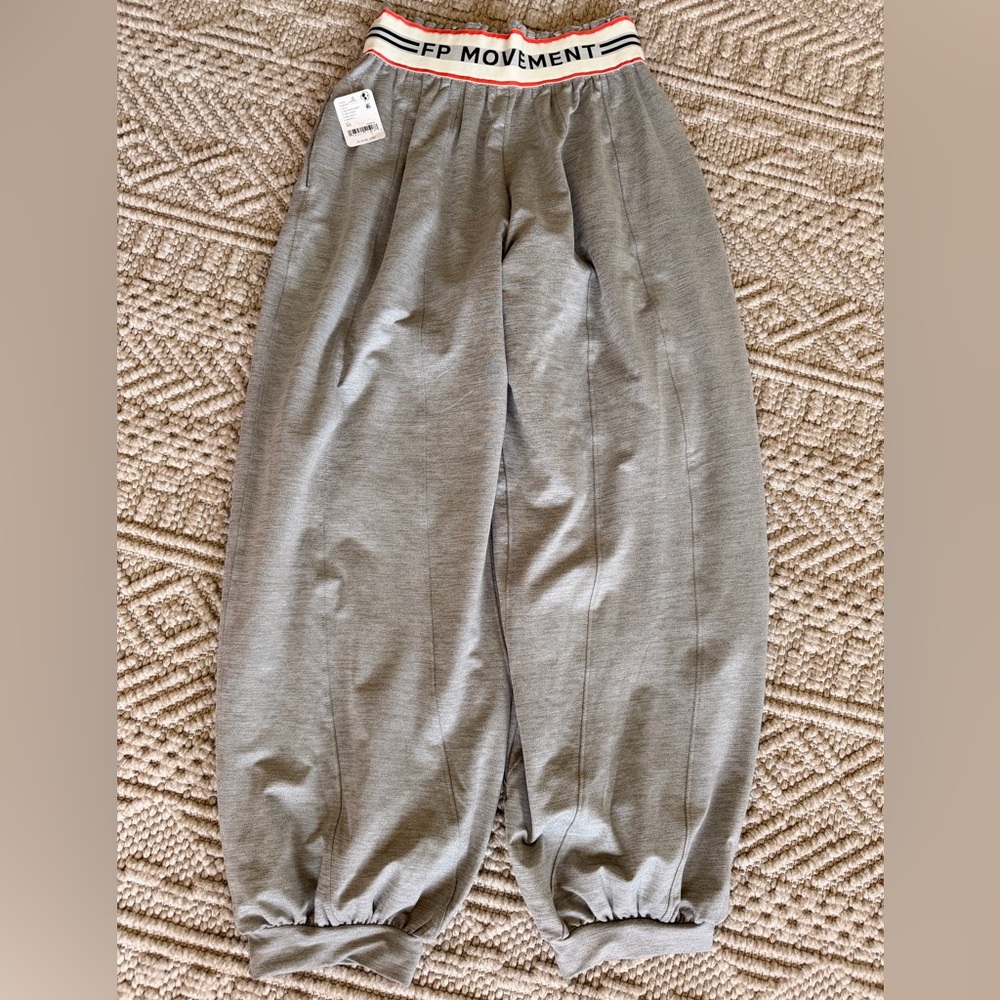 NWT Free People Movement Jumpstart Joggers in Heather grey - Picture 9 of 14